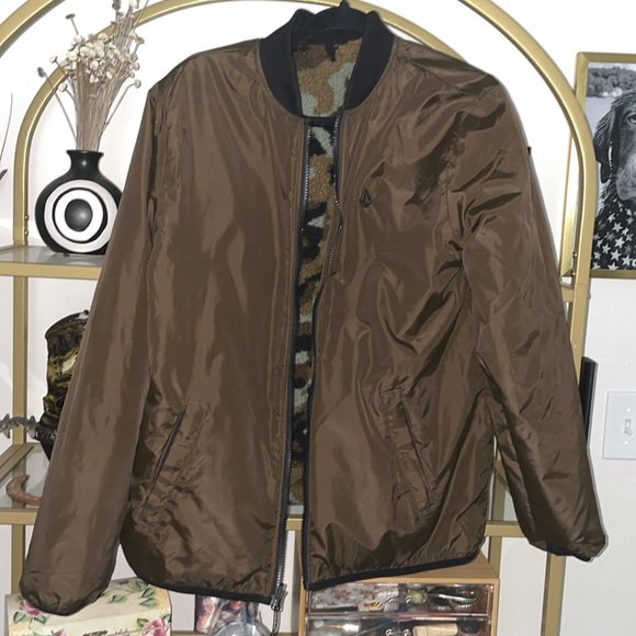 Reversible Volcom Bomber Jacket - Picture 4 of 4